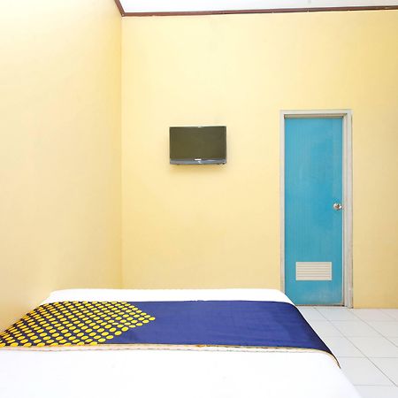 Spot On 2830 Azka Guest House Syariah Cilacap Exteriér fotografie