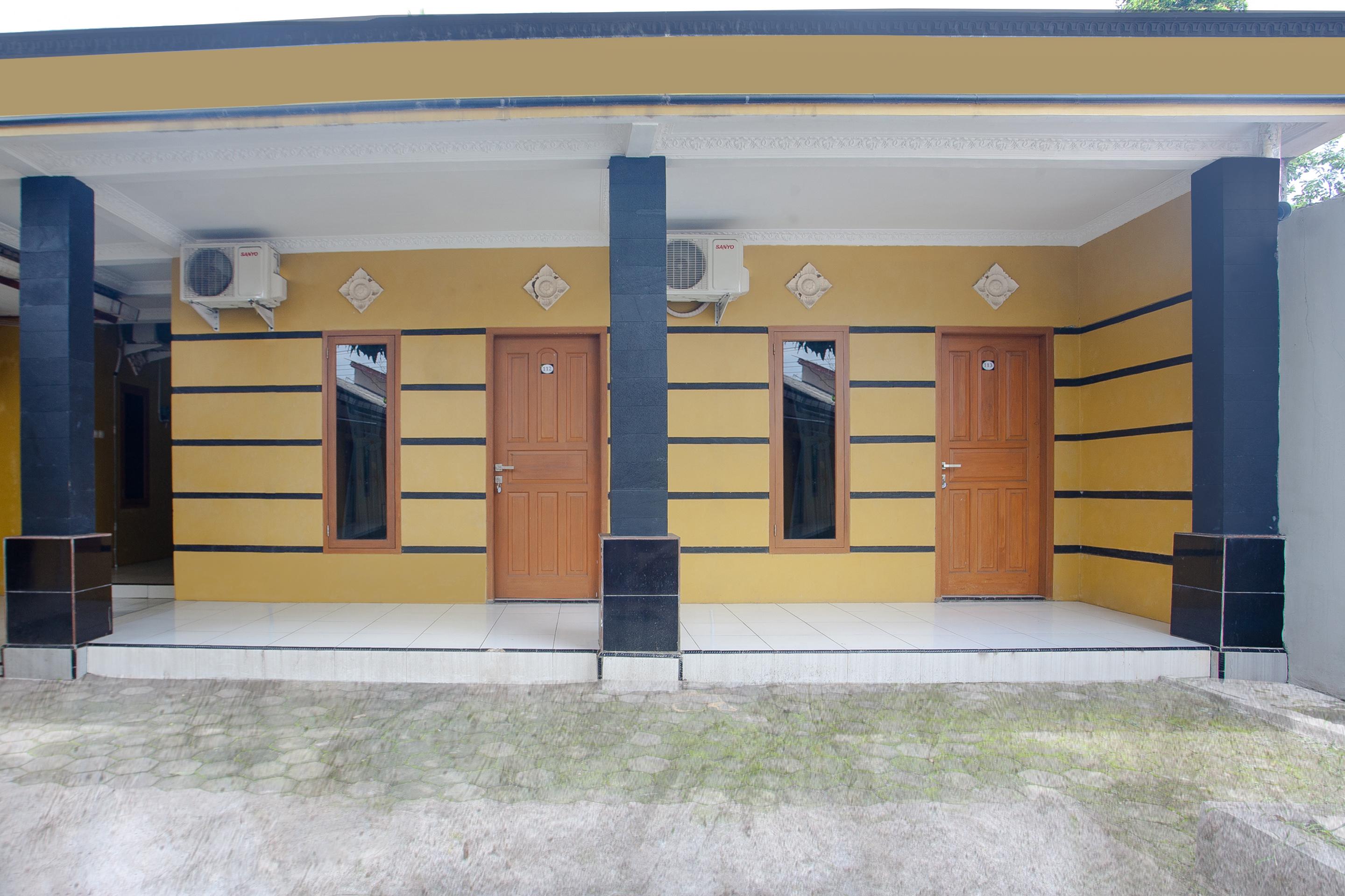 Spot On 2830 Azka Guest House Syariah Cilacap Exteriér fotografie